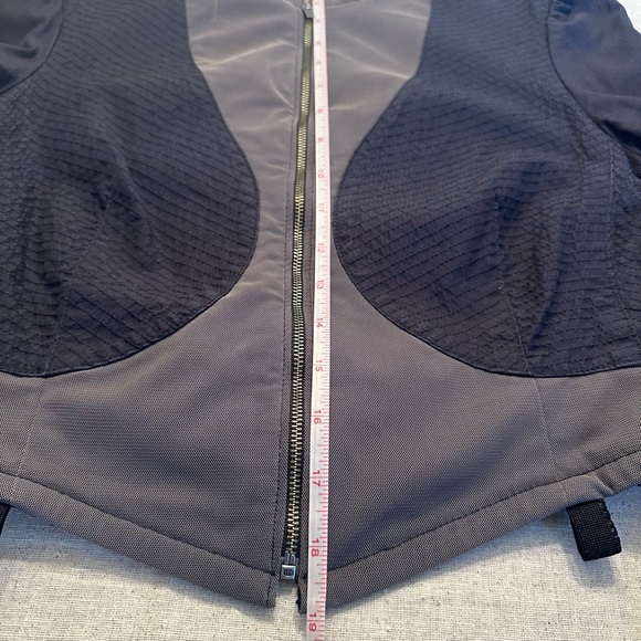 BCBGMaxAzria Cropped Corset Style Jacket - Picture 14 of 15